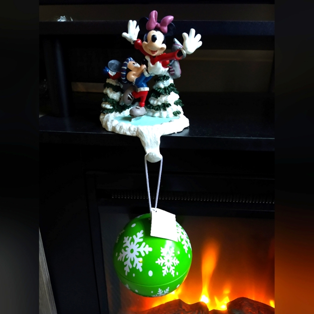 Disney Christmas Mickey and Minnie Stocking Holder resin 5"wide 6.5"tall